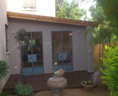 הוספת חדר  מעץ בכוכב יאיר. תוספות בנייה קלה