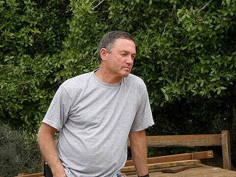 about-pic אלכס - אלונים בתי עץ