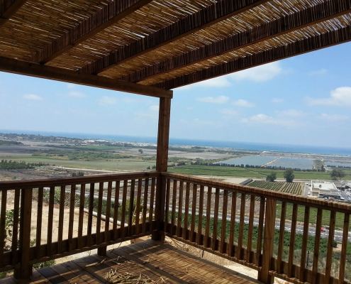 deck and pergula פרגולה במרפסת