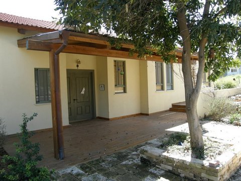 בית-מעץ-בשדה-ורבורג